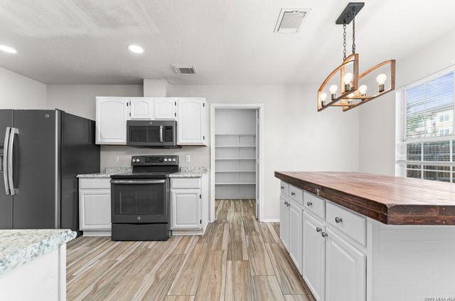 5502 Burton Farm, San Antonio, TX 78244
