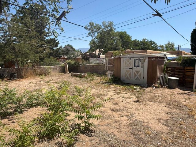 450 Montclaire Drive SE, Albuquerque, NM 87108