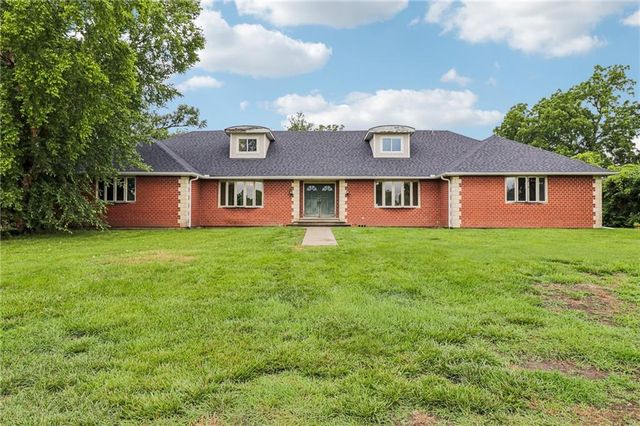 5000 Shrine Park Road, Leavenworth, KS 66048