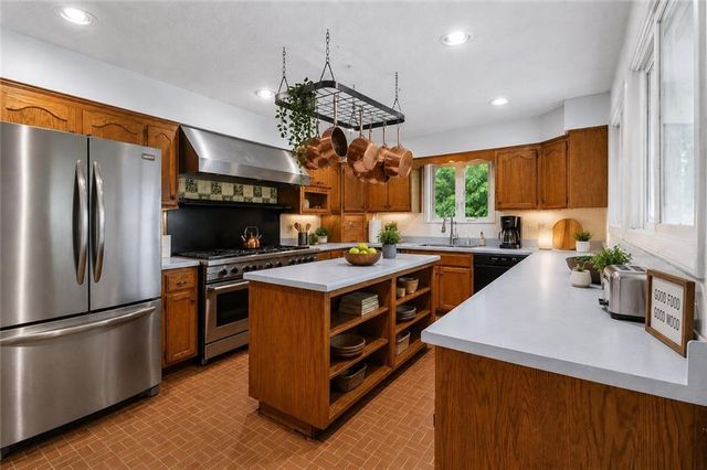 5000 Shrine Park Road, Leavenworth, KS 66048