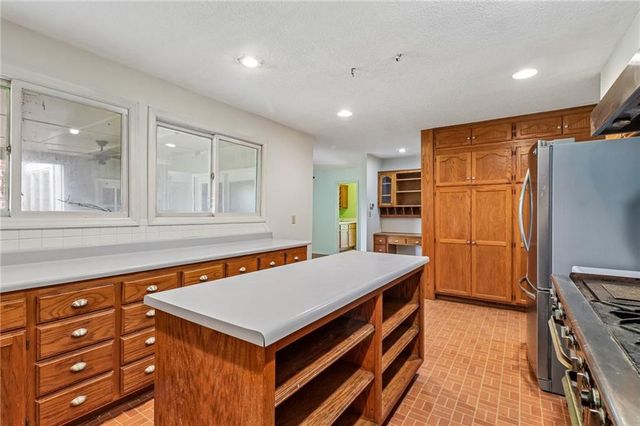 5000 Shrine Park Road, Leavenworth, KS 66048