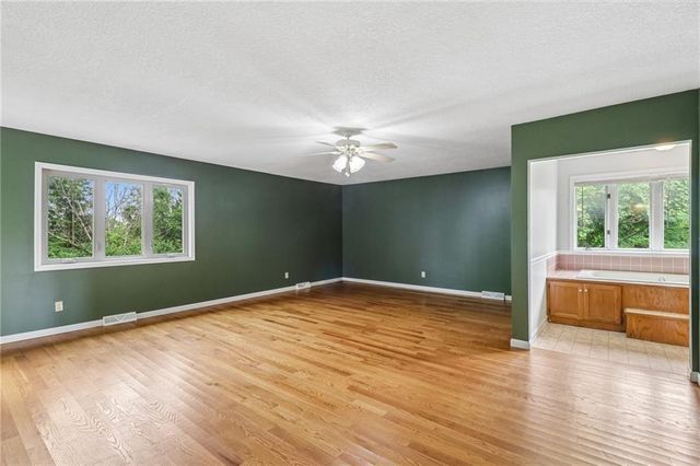 5000 Shrine Park Road, Leavenworth, KS 66048