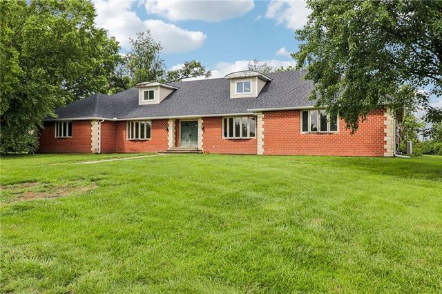 5000 Shrine Park Road, Leavenworth, KS 66048