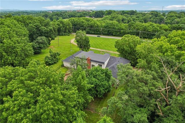 5000 Shrine Park Road, Leavenworth, KS 66048