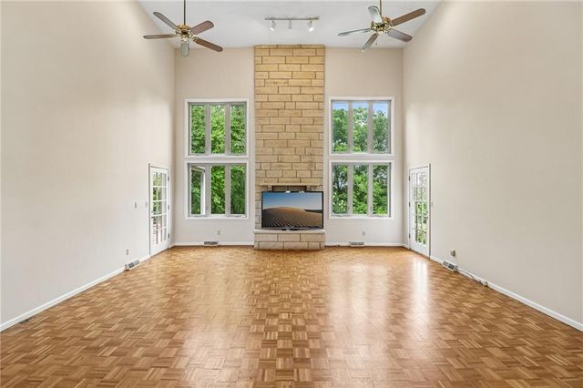 5000 Shrine Park Road, Leavenworth, KS 66048