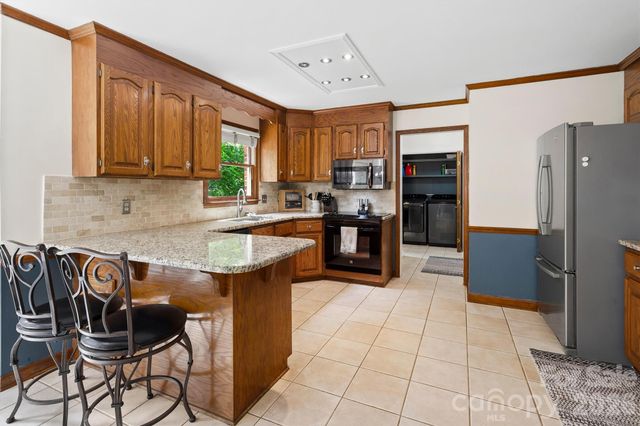 8601 Middleton Circle, Harrisburg, NC 28075