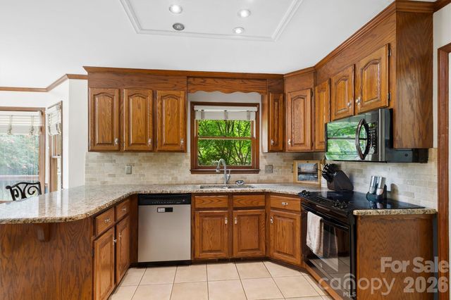 8601 Middleton Circle, Harrisburg, NC 28075