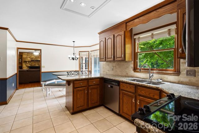 8601 Middleton Circle, Harrisburg, NC 28075