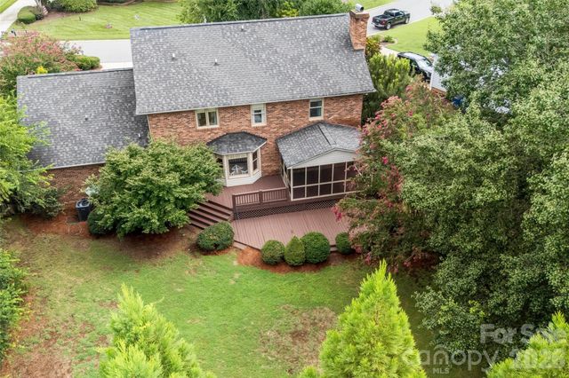 8601 Middleton Circle, Harrisburg, NC 28075
