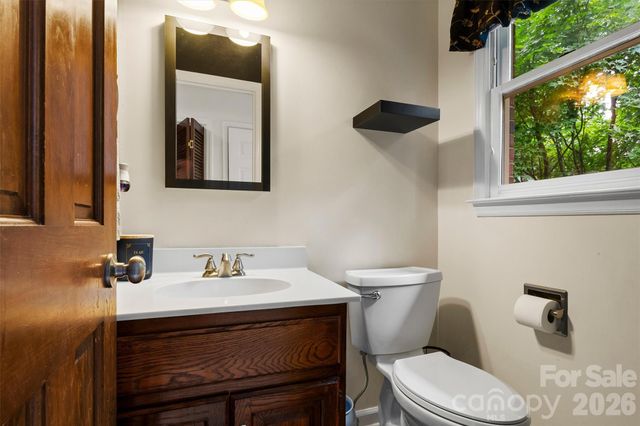 8601 Middleton Circle, Harrisburg, NC 28075