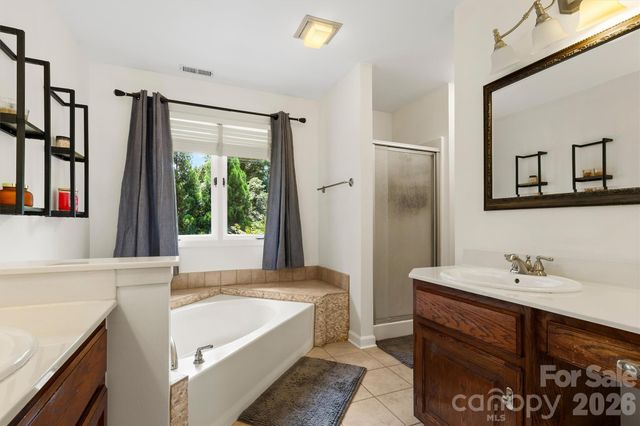 8601 Middleton Circle, Harrisburg, NC 28075