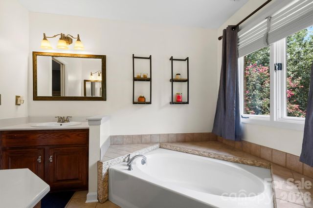 8601 Middleton Circle, Harrisburg, NC 28075