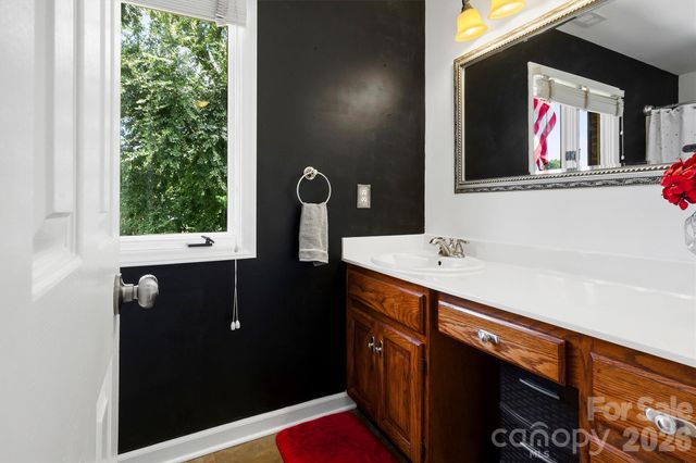 8601 Middleton Circle, Harrisburg, NC 28075