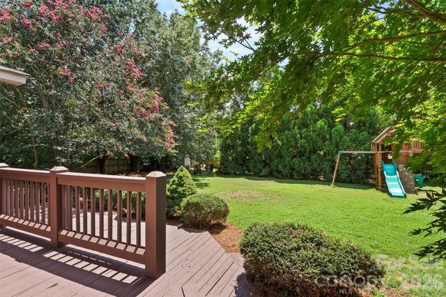 8601 Middleton Circle, Harrisburg, NC 28075