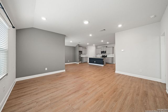1080 AMBLE OAK, Seguin, TX 78155