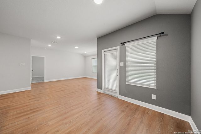 1080 AMBLE OAK, Seguin, TX 78155