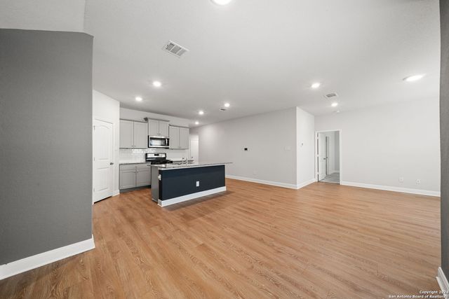 1080 AMBLE OAK, Seguin, TX 78155