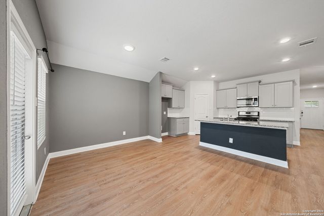 1080 AMBLE OAK, Seguin, TX 78155