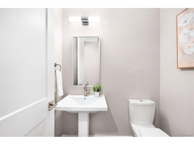 788 Bellaire St, Denver, CO 80220