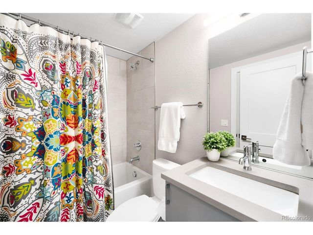 788 Bellaire St, Denver, CO 80220