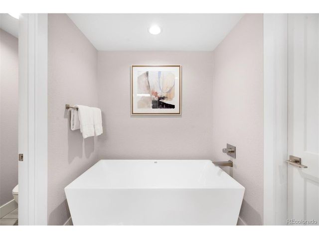 788 Bellaire St, Denver, CO 80220
