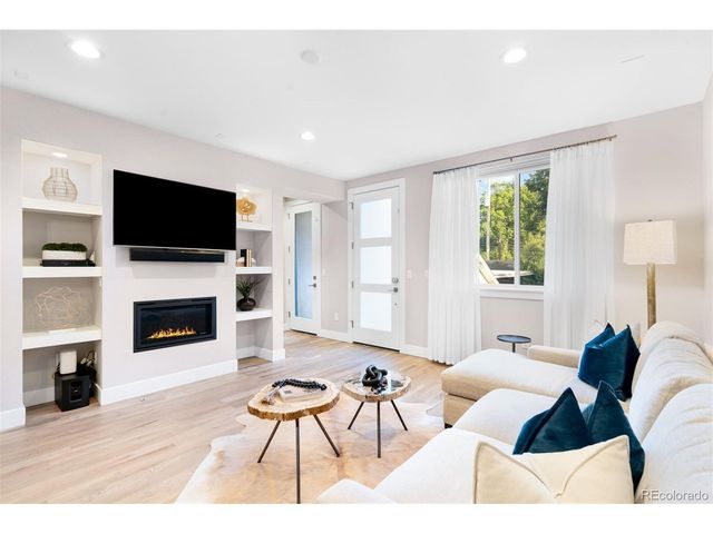 788 Bellaire St, Denver, CO 80220