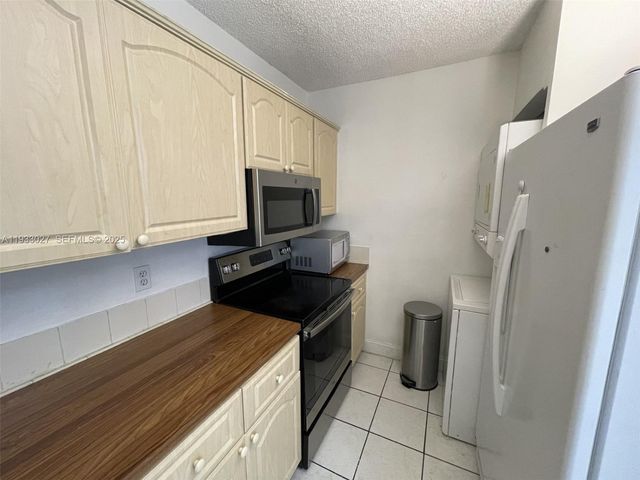 2632 Riverside Dr 2632, Coral Springs, FL 33065