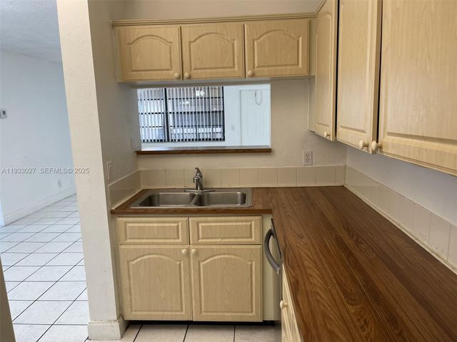 2632 Riverside Dr 2632, Coral Springs, FL 33065