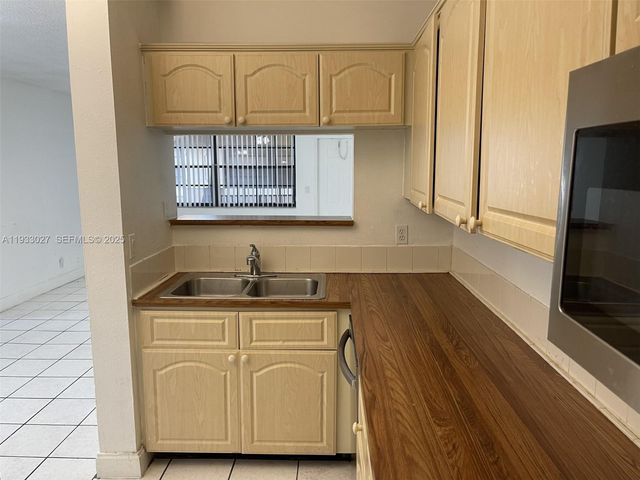 2632 Riverside Dr 2632, Coral Springs, FL 33065