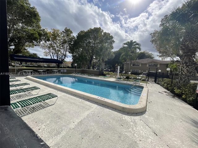 2632 Riverside Dr 2632, Coral Springs, FL 33065