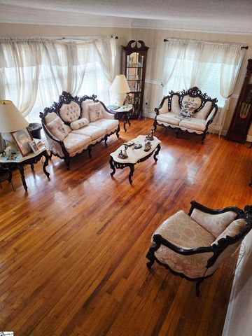 202 W Dorchester Boulevard, Greenville, SC 29605