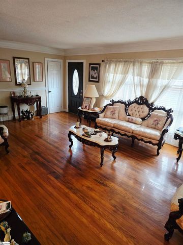 202 W Dorchester Boulevard, Greenville, SC 29605