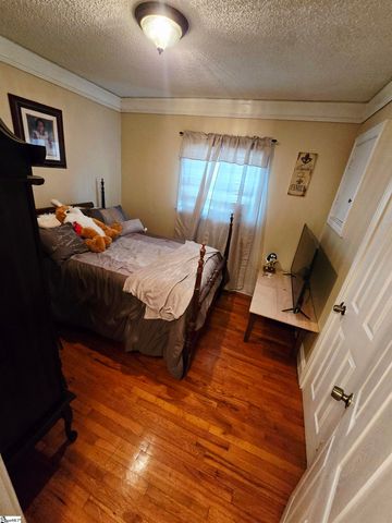 202 W Dorchester Boulevard, Greenville, SC 29605