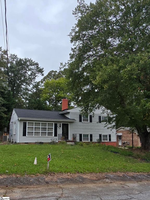 202 W Dorchester Boulevard, Greenville, SC 29605