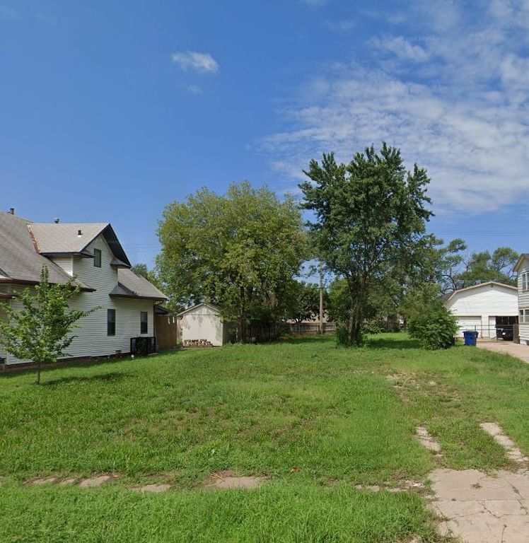 1345 S Ida St, Wichita, KS 67211