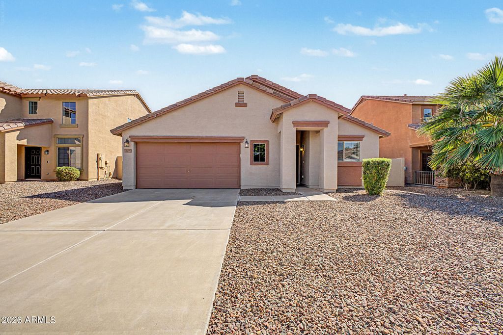 677 E PRESS Road, San Tan Valley, AZ 85140 — photo 2
