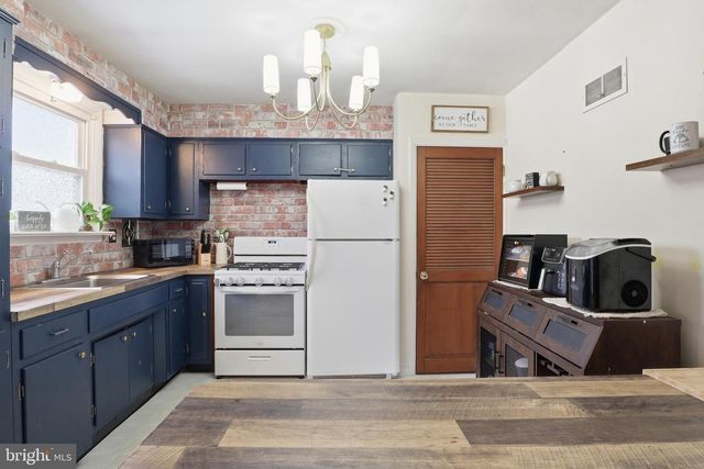 51 GLEN OAKS DR, Lancaster, PA 17603