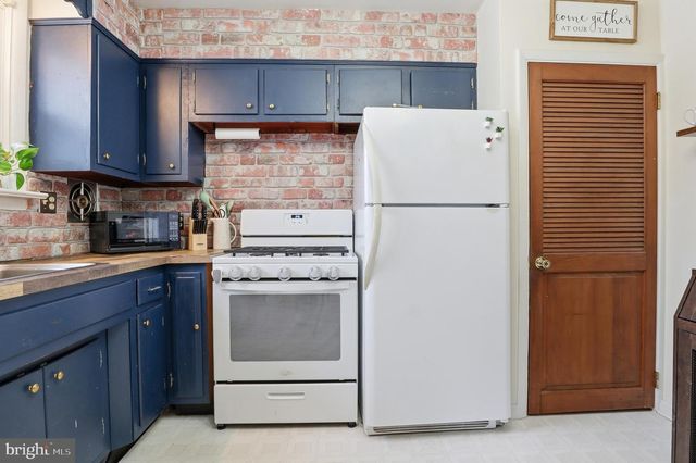 51 GLEN OAKS DR, Lancaster, PA 17603