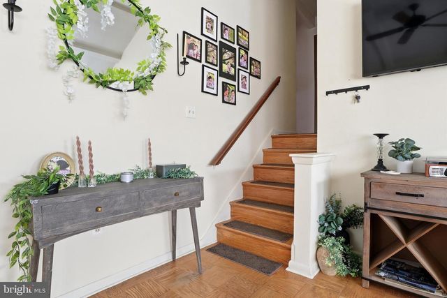 51 GLEN OAKS DR, Lancaster, PA 17603