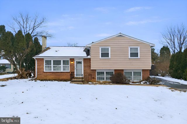 51 GLEN OAKS DR, Lancaster, PA 17603