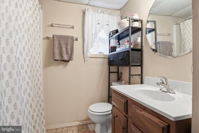 51 GLEN OAKS DR, Lancaster, PA 17603