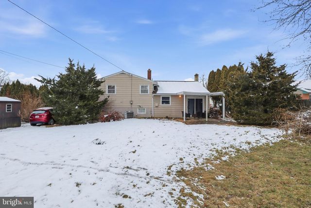 51 GLEN OAKS DR, Lancaster, PA 17603