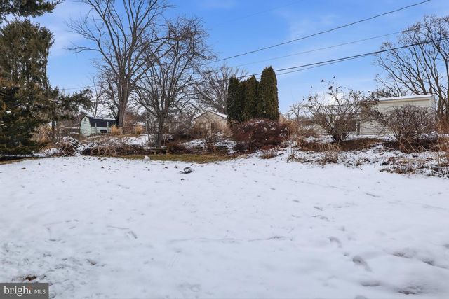 51 GLEN OAKS DR, Lancaster, PA 17603