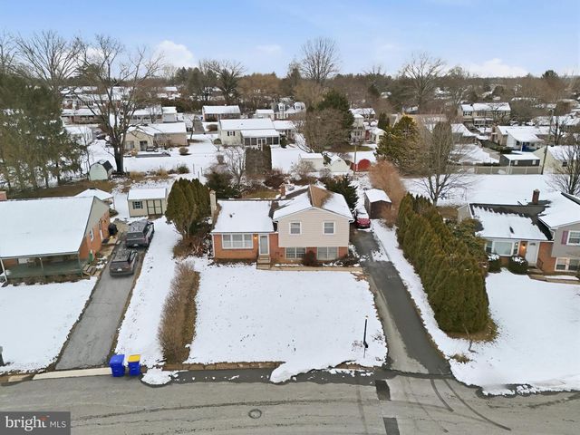 51 GLEN OAKS DR, Lancaster, PA 17603