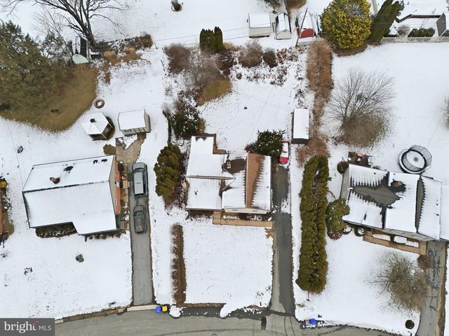 51 GLEN OAKS DR, Lancaster, PA 17603