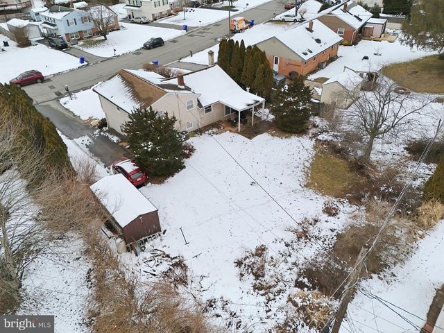 51 GLEN OAKS DR, Lancaster, PA 17603