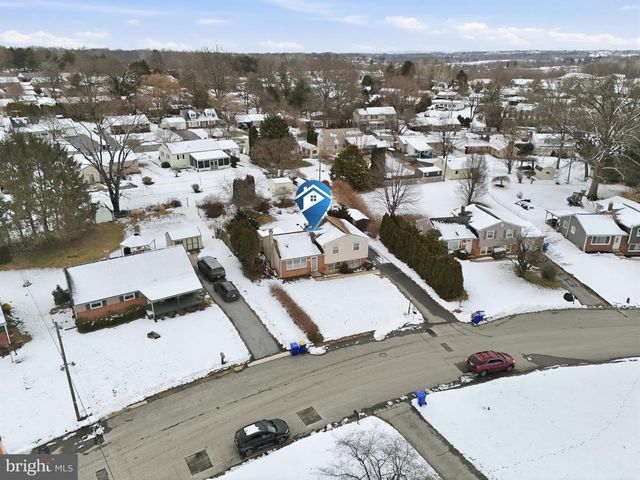 51 GLEN OAKS DR, Lancaster, PA 17603