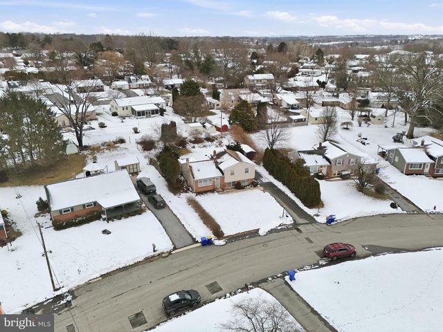 51 GLEN OAKS DR, Lancaster, PA 17603