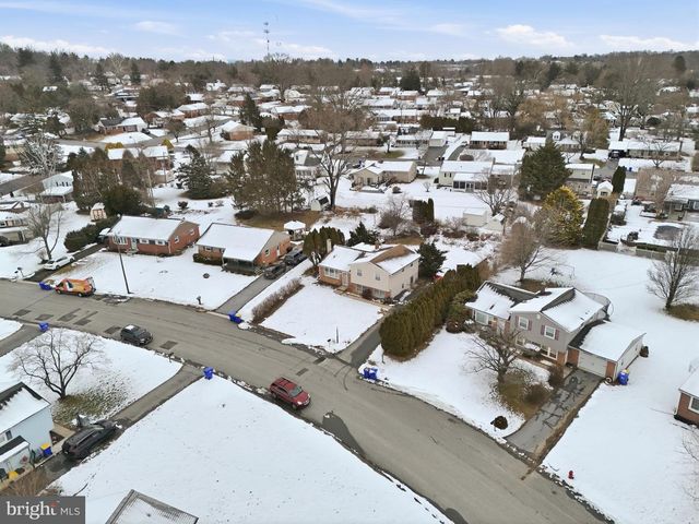 51 GLEN OAKS DR, Lancaster, PA 17603