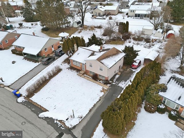 51 GLEN OAKS DR, Lancaster, PA 17603